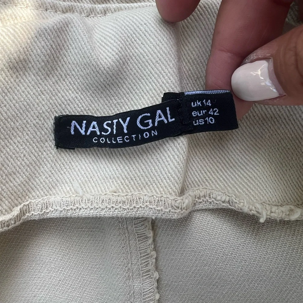 Nasty Gal Beige Overalls with Button Details - Picture 3 of 3